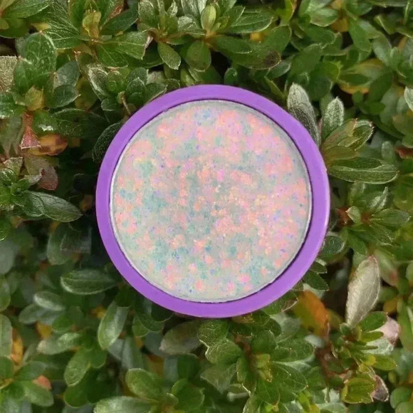 1 Single eyeshadow - Picture 5 of 11